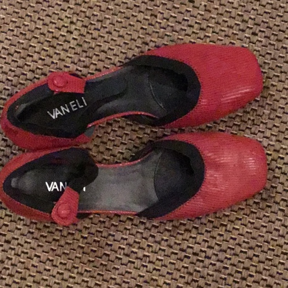 Women dress shoes